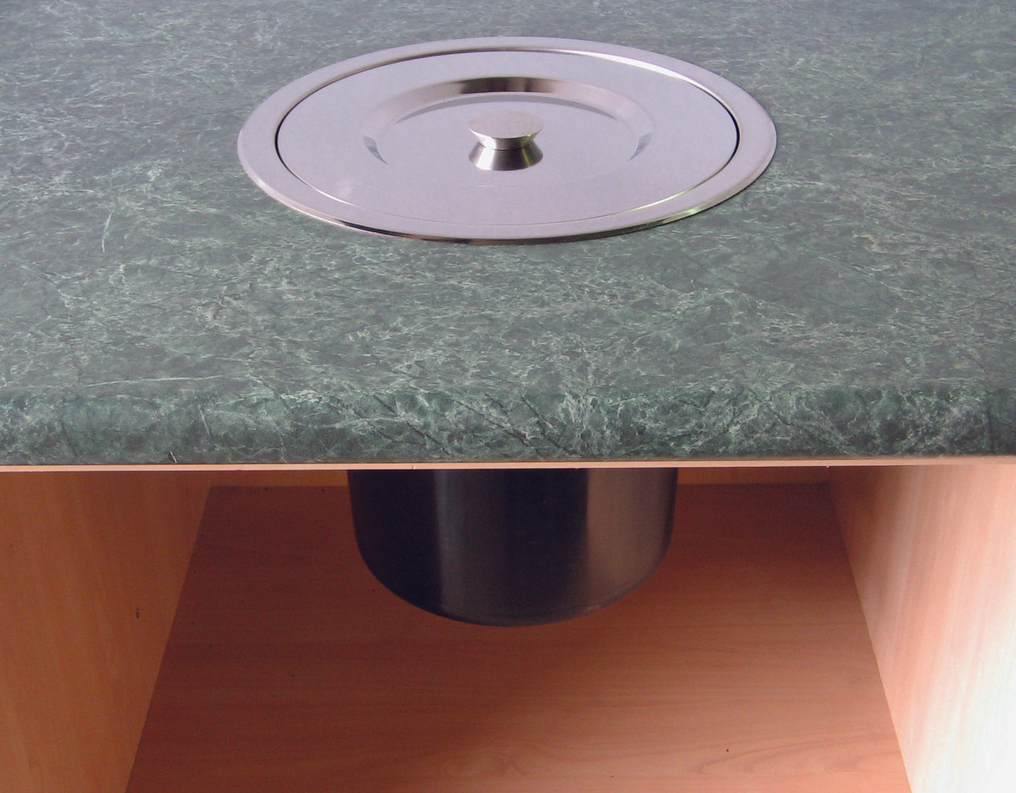 Exclusive Hole in One Benchtop Bin (KRB13E)